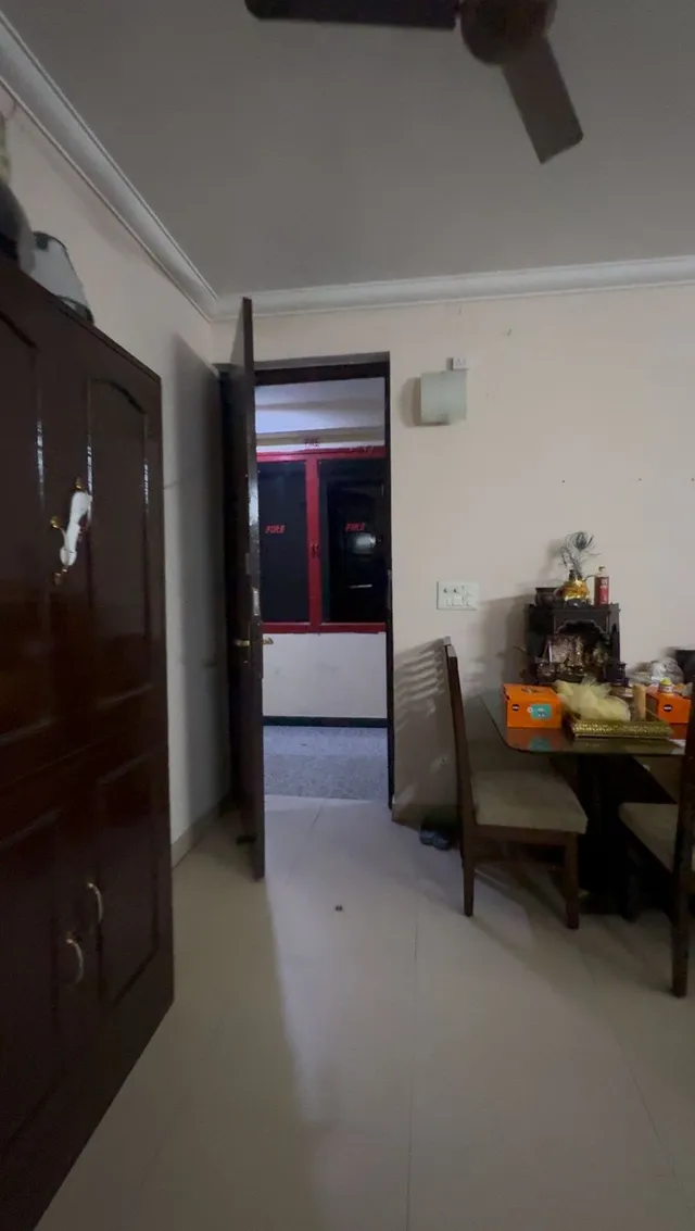 Flat for Sale in Sector 52, Noida