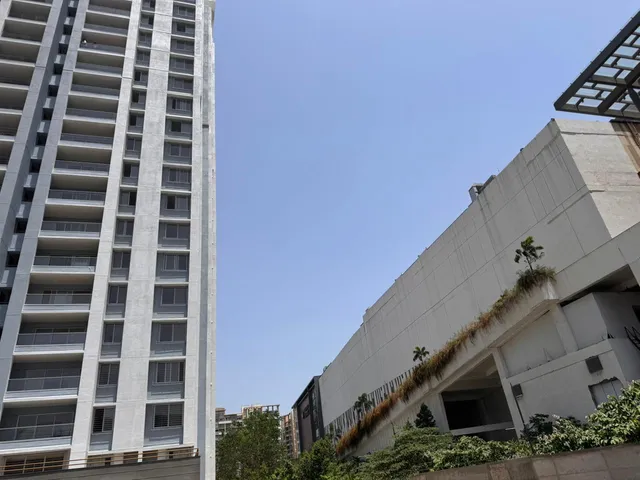 Flat for Sale in Sector 10, Noida