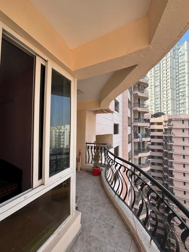 Flat for Sale in Sector 78, Noida