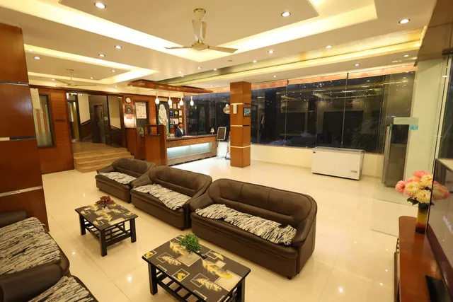 Showroom for Sale in Ahilyanagar, Shirdi